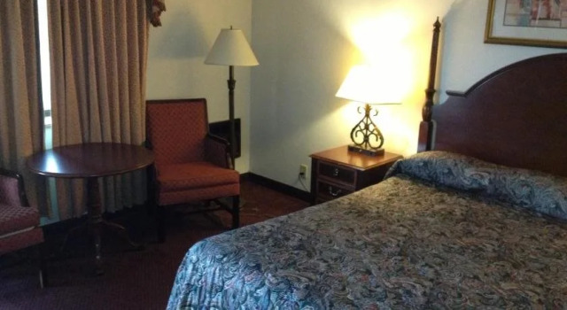 Embassy Motel - Franklin, Varaa Motelli Franklin Wisconsin