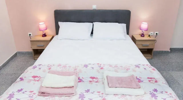 Bright and Relax Studio A in Porto Rafti, Забронировать Отель Отели Маркопоуло - Месогаиа с парковкой, Парковка