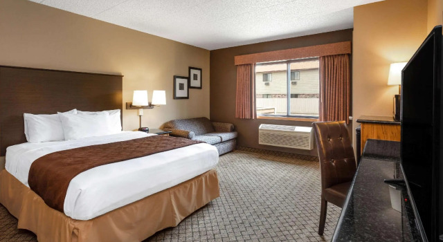 Двухместный номер Standard AmericInn by Wyndham Hartford WI