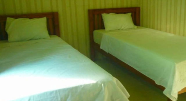 Bronze Bungalows, Book Hotel Gili Meno 