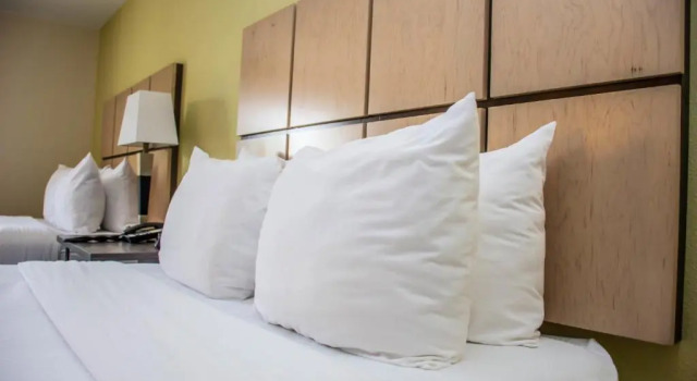Четырёхместный люкс Candlewood Suites Overland Park W 135th St by IHG