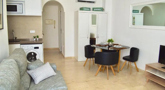 Апартаменты Apartamento Adriana. Céntrico, a 50m de la playa.