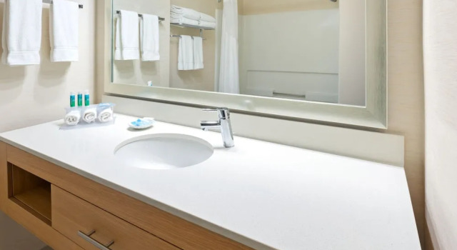 Двухместный номер Standard Holiday Inn Express Hotel and Suites - Henderson by IHG