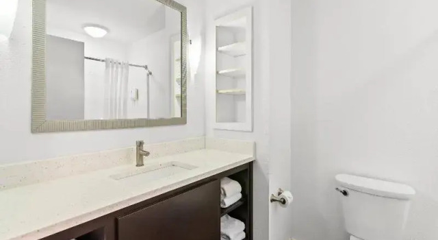 Четырёхместный люкс c 1 комнатой Country Inn & Suites Etown