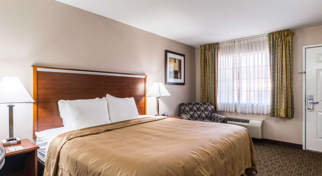 Двухместный номер Standard Quality Inn University near Downtown