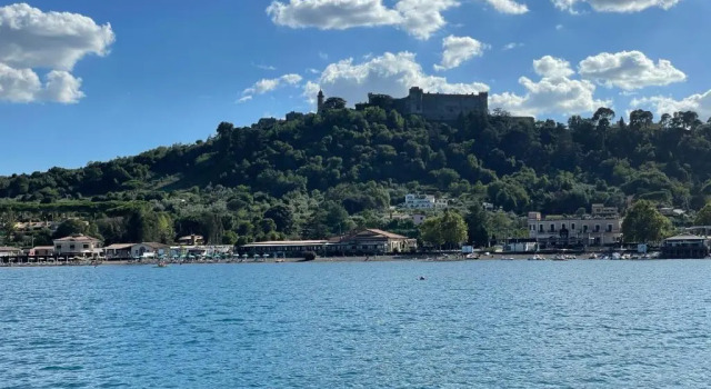 Коттедж VILLA "Lago Blu" vista lago di Bracciano, con vasca idromassaggio esterna