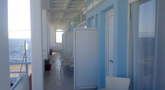 Студия Seafront Studios and Apartments