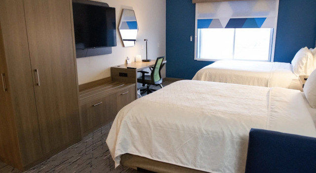 Четырёхместный люкс Holiday Inn Express Oneill by IHG