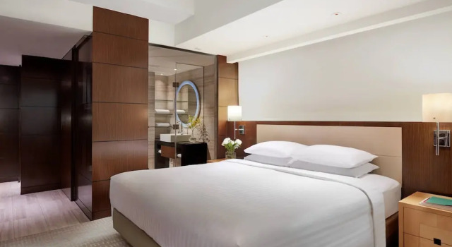Двухместный номер с видом на город Courtyard by Marriott Hong Kong