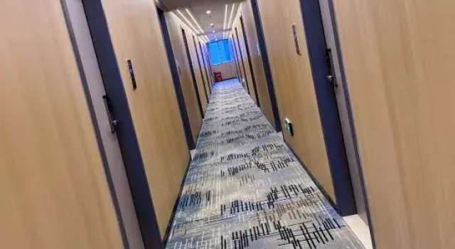 Kaiping Yili Hotel, Boek Hotel Hotels in Guangdong met parkeren, Parkeren