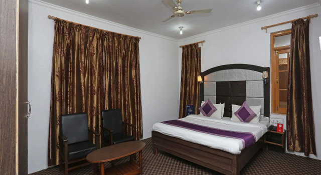 OYO 4487 Hotel Al Azra, Забронировать Отель Сринагар Jammu & Kashmir Ski