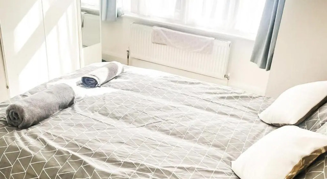 Коттедж 3-bed House in London Garden & Free Parking
