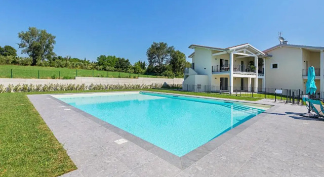 La Cittadella PT-2 Apartment by Wonderful Italy, Забронировать Апартаменты/квартира Отели Valtenesi del Garda с парковкой, Парковка