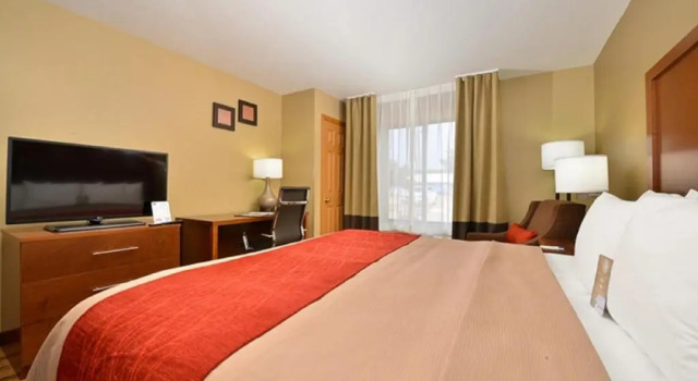 Номер Standard Comfort Inn & Suites Cedar Rapids North - Collins Road