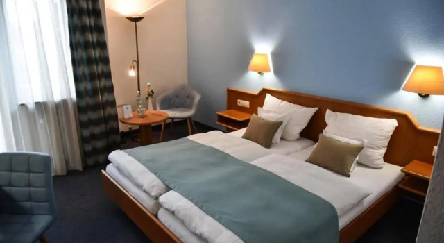 Двухместный номер Standard с балконом Martins Klause Airport Messe Hotel - Air Conditioning - Self Check-In available