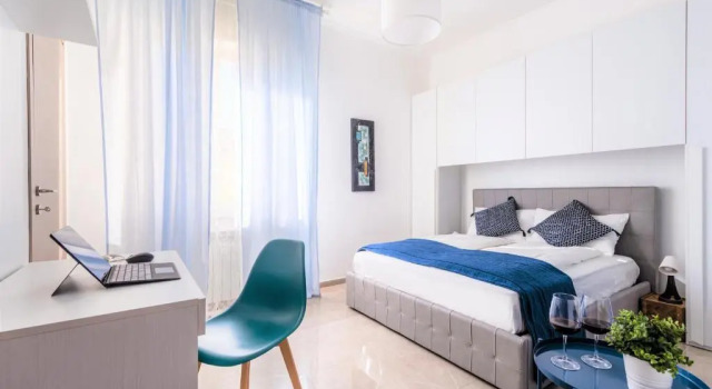 Апартаменты Hostly - ColorHome Pisa Midtown - Unique 3 Rooms with 3 Private Bathrooms
