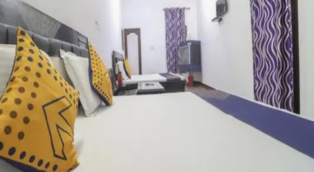 Goroomgo Madhu Palace Katra, Забронировать Отель Отели Катра с парковкой, Парковка