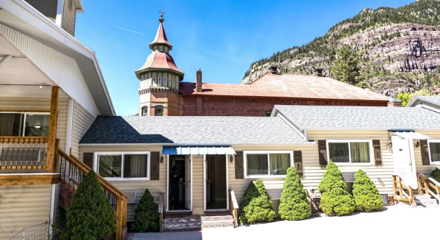 Abram Inn & Suites