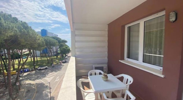 Sunny Terraced Apartment in Lignano, Book Lejlighed Hoteller i Friuli Venezia Giulia med parkering, Parkering