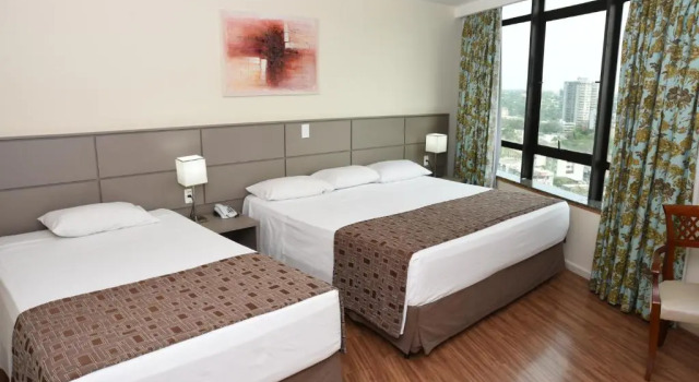 Трёхместный номер Deluxe Hotel Golden Park Internacional Foz & Convenções By Nacional Inn