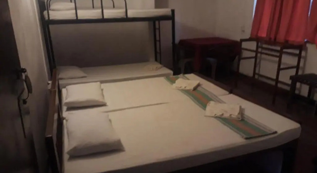 Кровать в общем номере (мужской номер) Drop Hostel