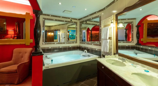 Люкс Classic CHARLIE HOTEL Charme & Comfort