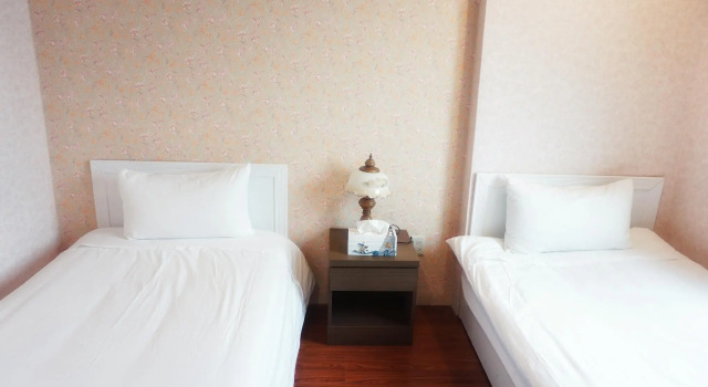 red roof home stay