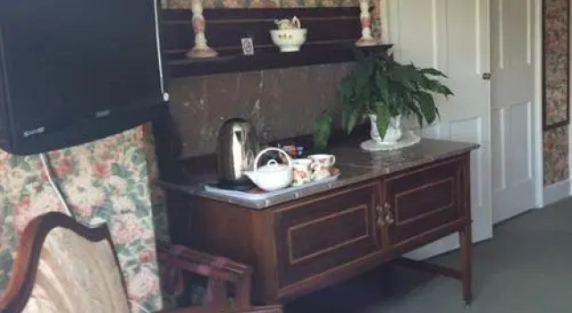 Номер Deluxe Whashton Springs Farmhouse B&B