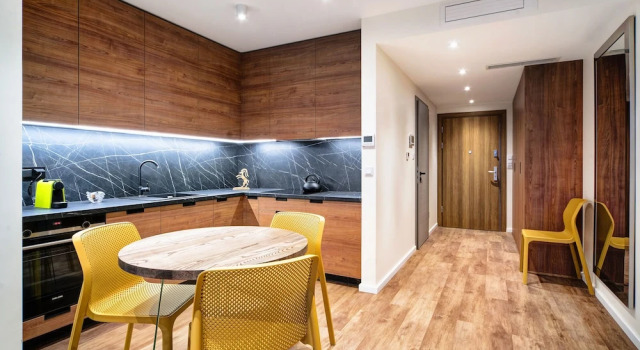 Студия Easy Rent Nieruchomości - APERTA ART