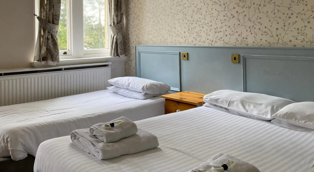 Fieldways, Book Bed and Breakfast Trowbridge Wiltshire