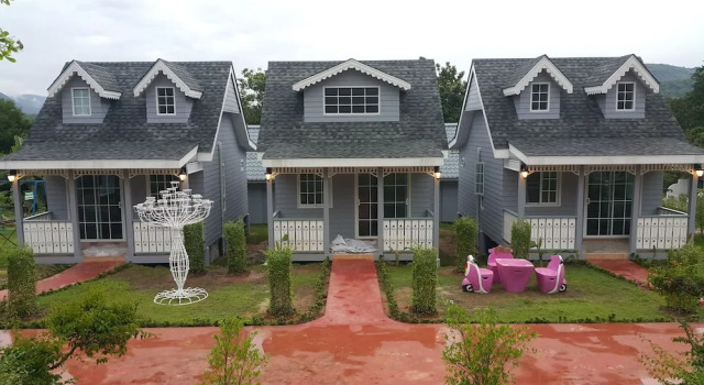 Коттедж с балконом Farm Terrace