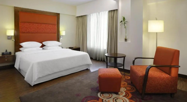 Двухместный номер Standard Four Points by Sheraton Ahmedabad