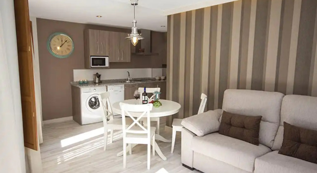 Apartamentos Turísticos Lladito, Prenota Appartamento Hotel a La Rioja con parcheggio, Parcheggio