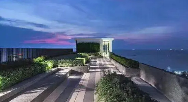 The BASE Central Pattaya by Tai Youzai