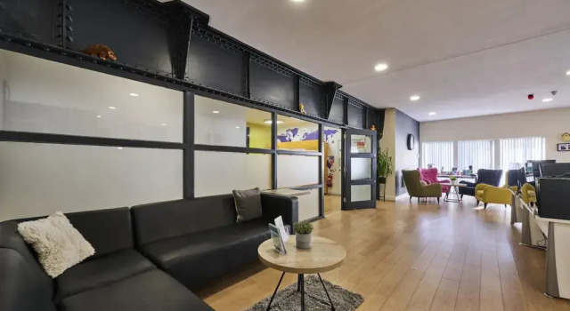 Upperton Road Studios in Leicester, Varaa Huoneisto Asunnot kohteessa Merseyside, Huoneisto