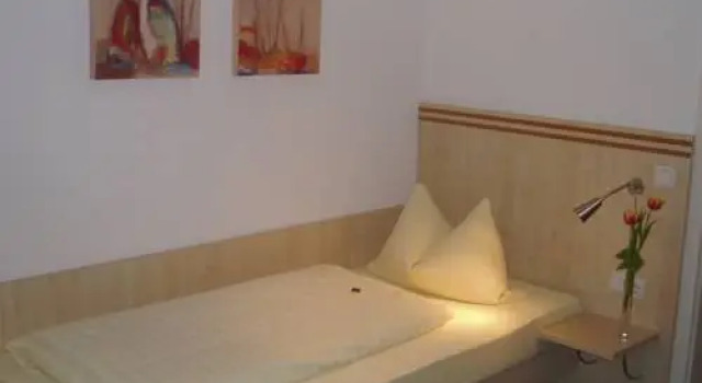 Hasis Hotel, Prenota Hotel Grafing bei Muenchen 