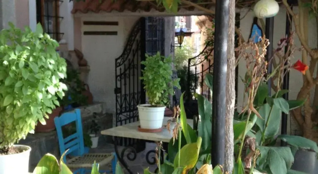Traditional Guesthouse Leda
