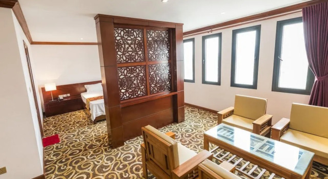 Hoang Trung Hotel, Boek Hotel Co To Quang Ninh