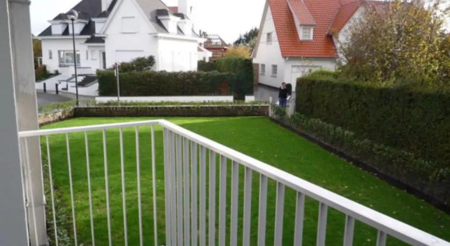 Апартаменты Family apartment with lovely garden and parking