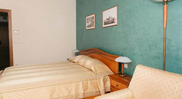 Трёхместный номер Standard с балконом Hotel Spongiola