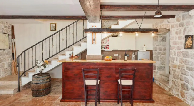 Stone house 264, Book Villa Sommerhuse i Kotor Riviera, Hytte