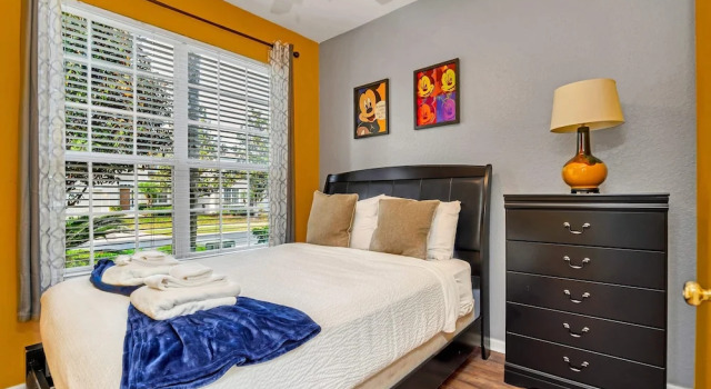 A Disney Themed Home, Just Minutes From CDC Standards! #rwh7728, Buchen Sie Ferienhaus Hotels in Four Corners mit Pool, Schwimmbad
