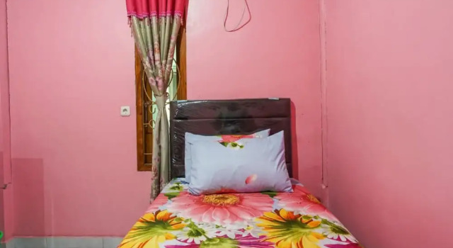 Номер Economy Rumah Kost MAPLE Winangun