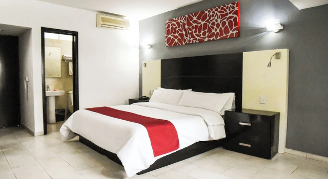 Номер Standard Hotel Expo Plaza Business and Family Guadalajara