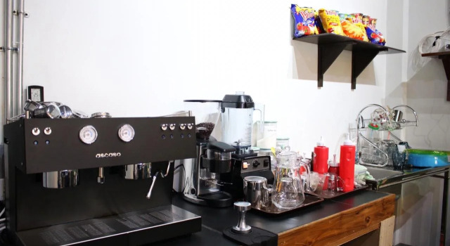 My Box Hostel  Cafe