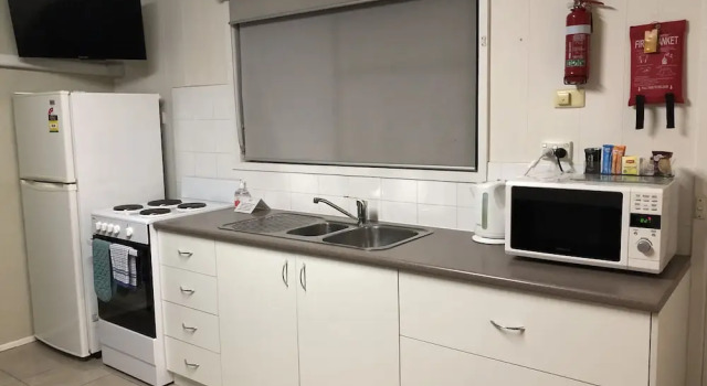 Апартаменты Comfort Acacia Caravan Park & Holiday Units
