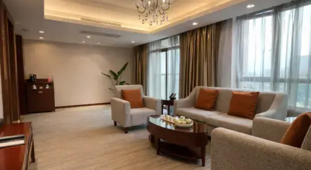 Люкс Chengdu Sovereign Hotel