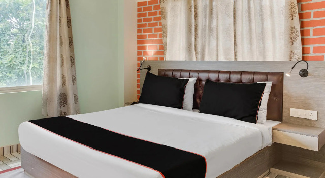 Collection O 42886 Palm Tree Lodge, Prenota Hotel Siliguri West Bengal
