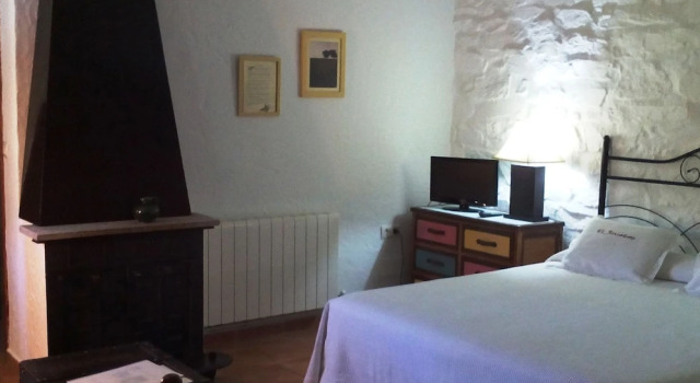 Studio on Rural, Authentic Finca With Shared Pool, Varaa Hotelli Valencia de Alcantara 