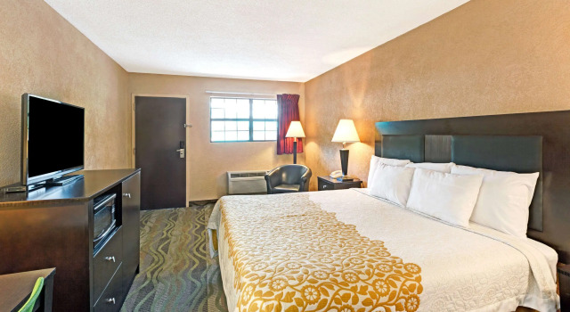 Days Inn by Wyndham Cherokee Near Casino, Забронировать Мини-отель Мини-отели Чероки, Мини-отель